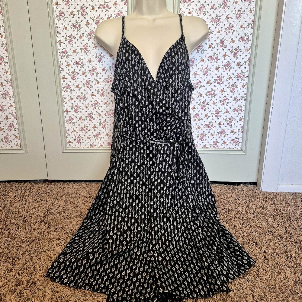 H&M Diamond Pattern Basics Wrap Midi Dress Size Large